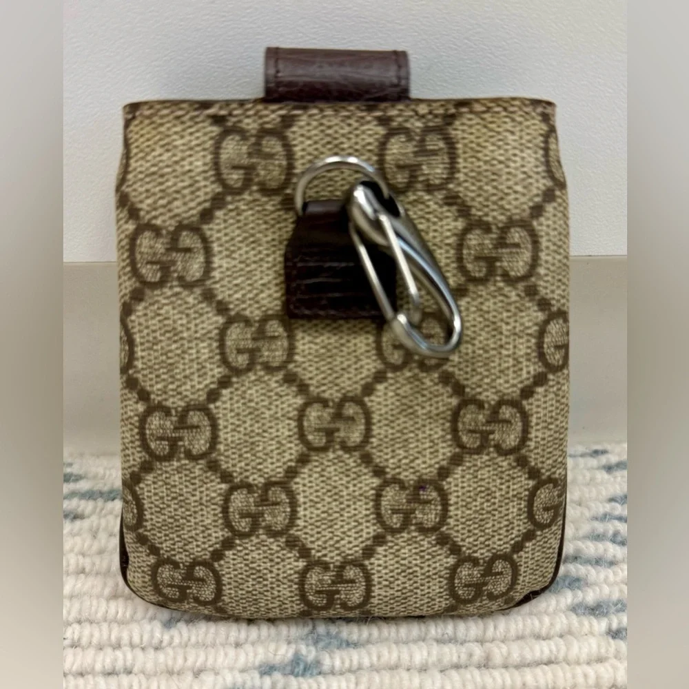 GUCCI Vintage Y2K Rare GG Supreme Monogram Canvas Pouch Snap Case W/ Carabiner